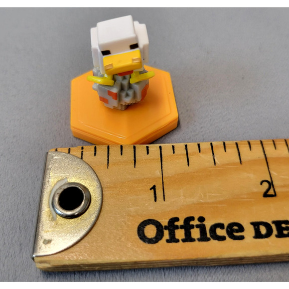 Minecraft Earth Boost Mini Chicken Figure Mattel 2019 Yellow Hex Base GXT42 Toy - Picture 8 of 8